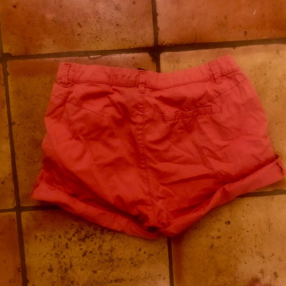 H&M Brand Coral Shorts - Picture 2 of 3